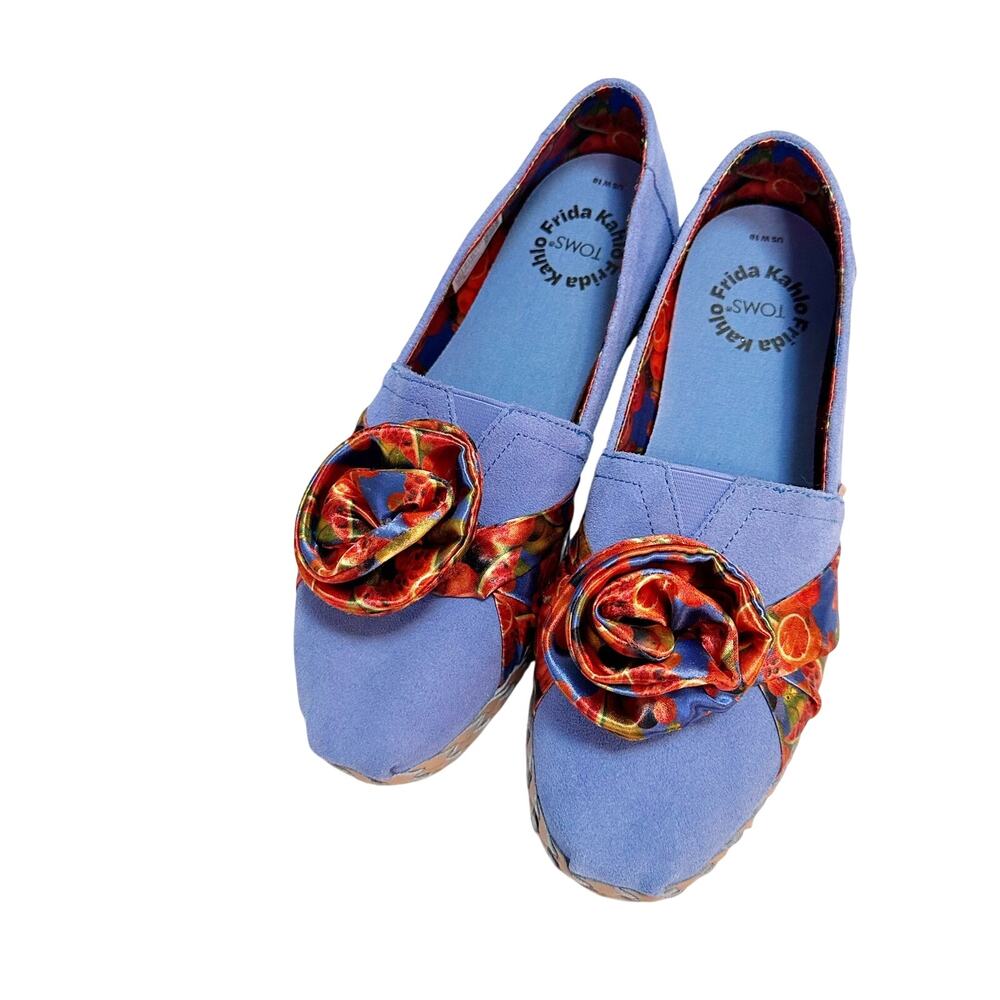 TOMS x Frida Kahlo Blue Suede Slip On Shoes Womens 10 Floral Rosette Espadrille